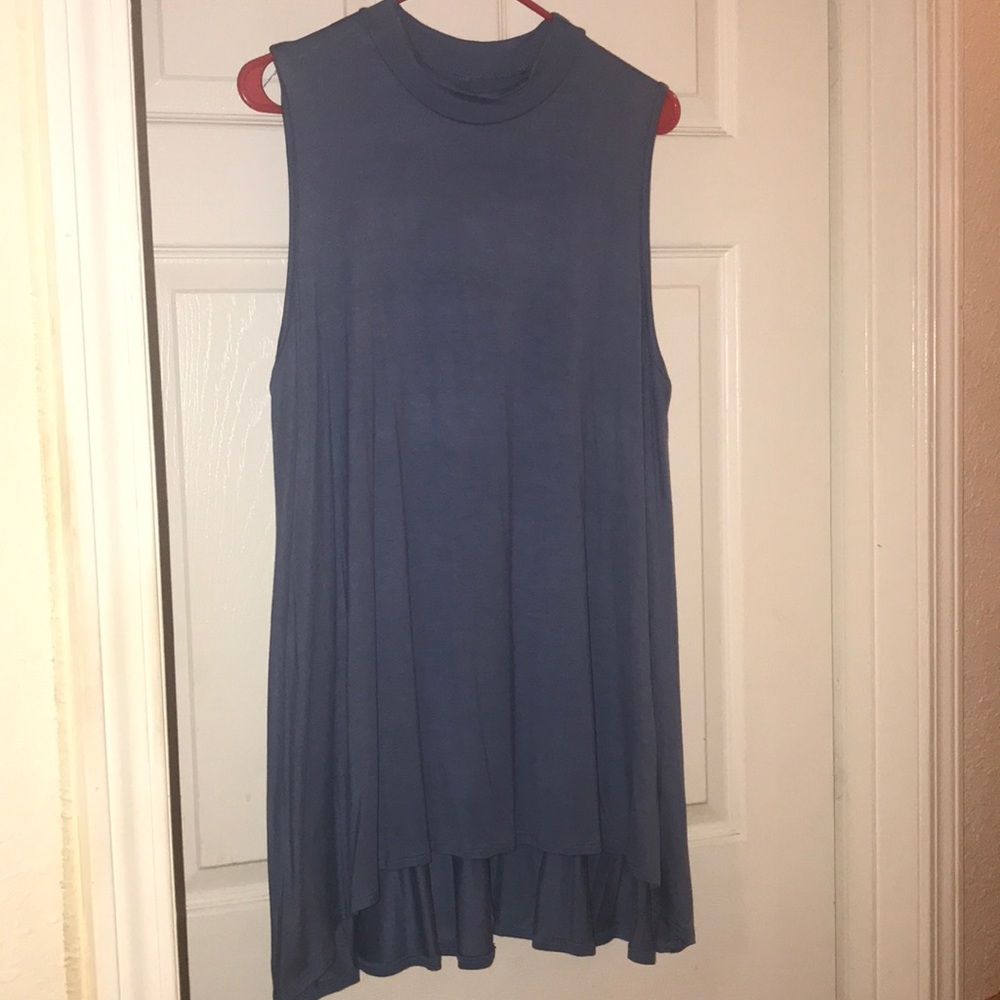 Super cute !! Never worn !!